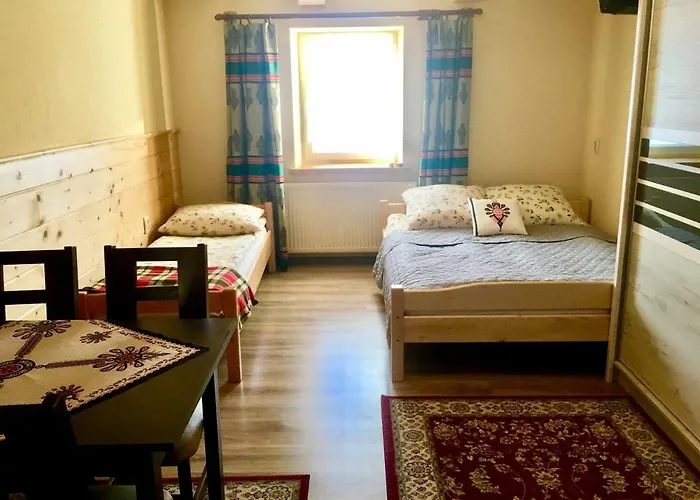 乌亚斯卡家庭式旅馆 扎布