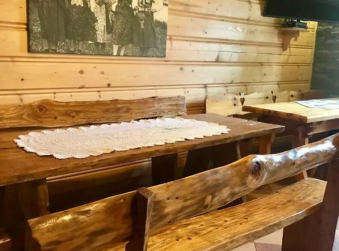 乌亚斯卡家庭式旅馆