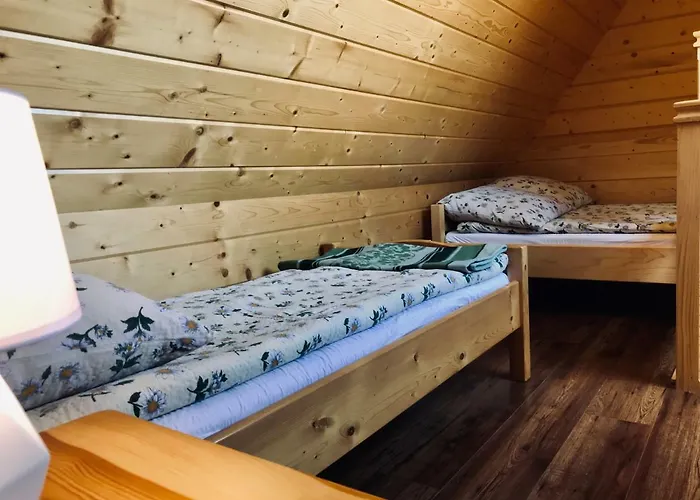 乌亚斯卡家庭式旅馆 扎布